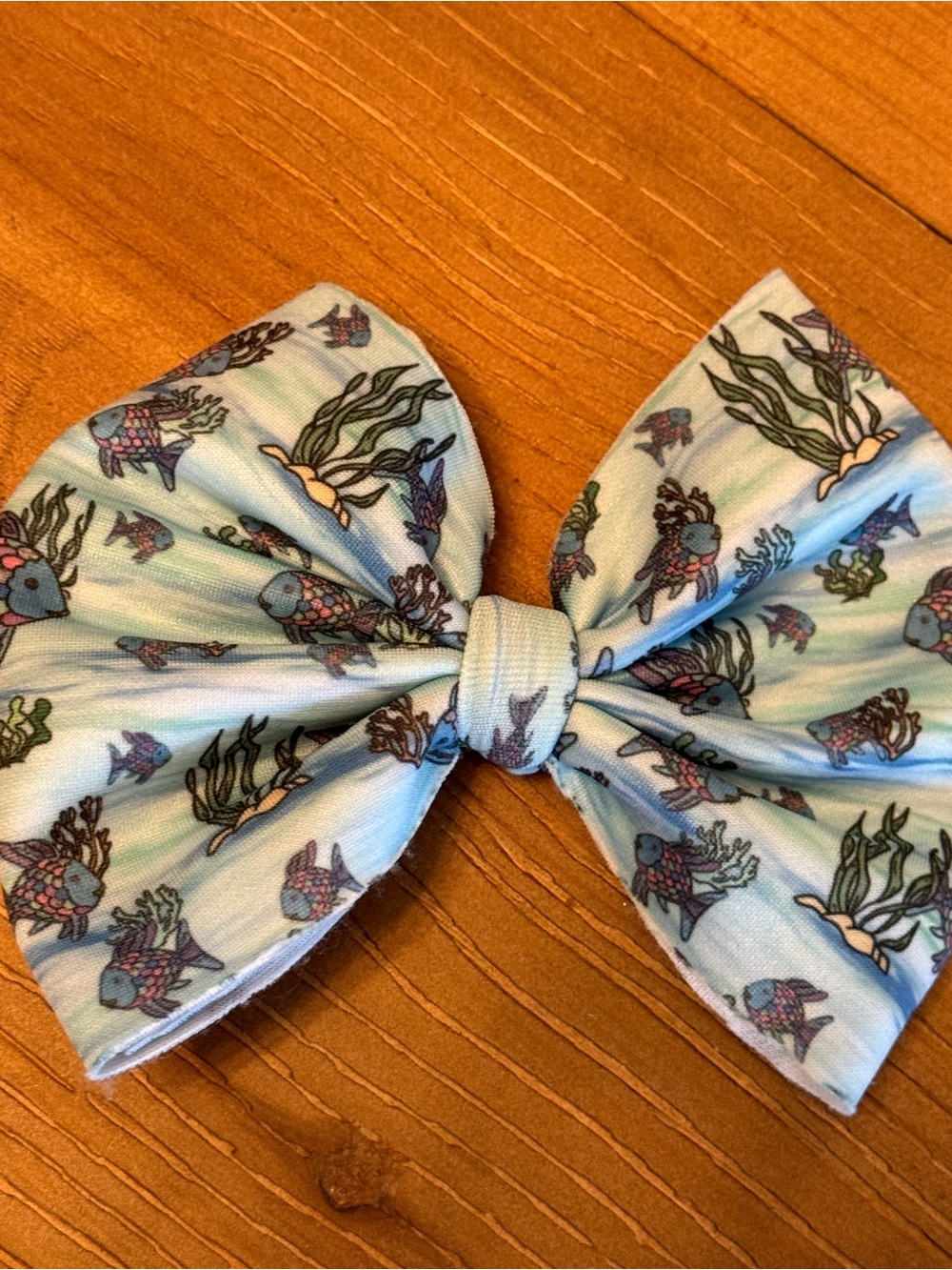 Light Blue rainbow Fish Print bow